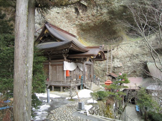 岩谷寺では仙人堂への梯子が揺れて怖かったです。