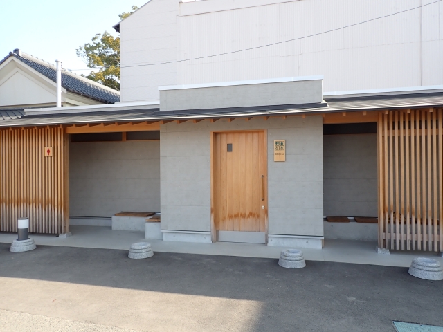 長尾寺のトイレが新築されていました。