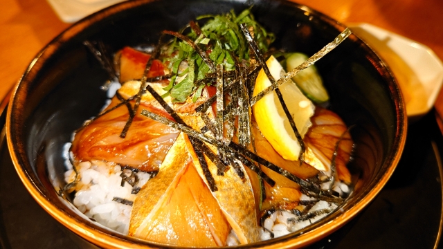 ビリ清水鯖漬け丼