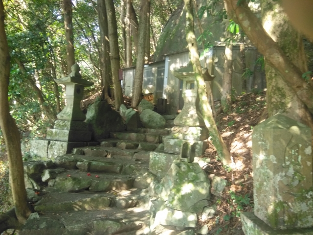 種間寺奥の院。